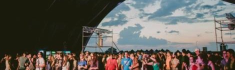 Scenă techno în hangar @ Airfield Festival, Sibiu