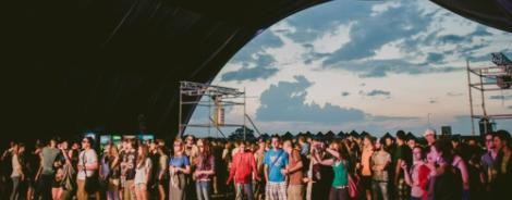 Scenă techno în hangar @ Airfield Festival, Sibiu